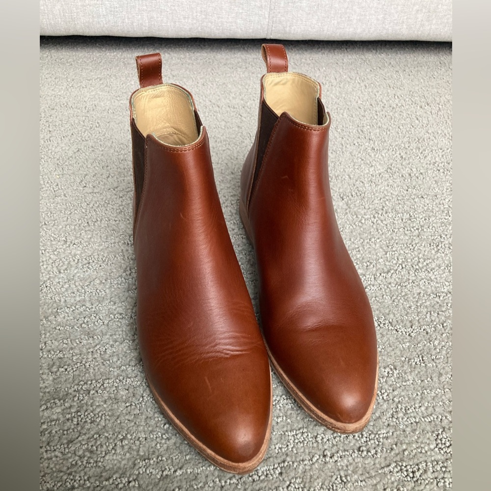 Nisolo Everyday Chelsea Boots- 8.5 Brandy